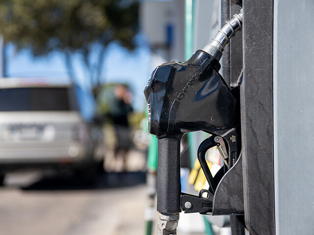 Winning: U.S. Average Gas Price Dips Again, Under $3 a Gallon Winning: U.S. Average Gas Price Dips Again, Under $3 a Gallon